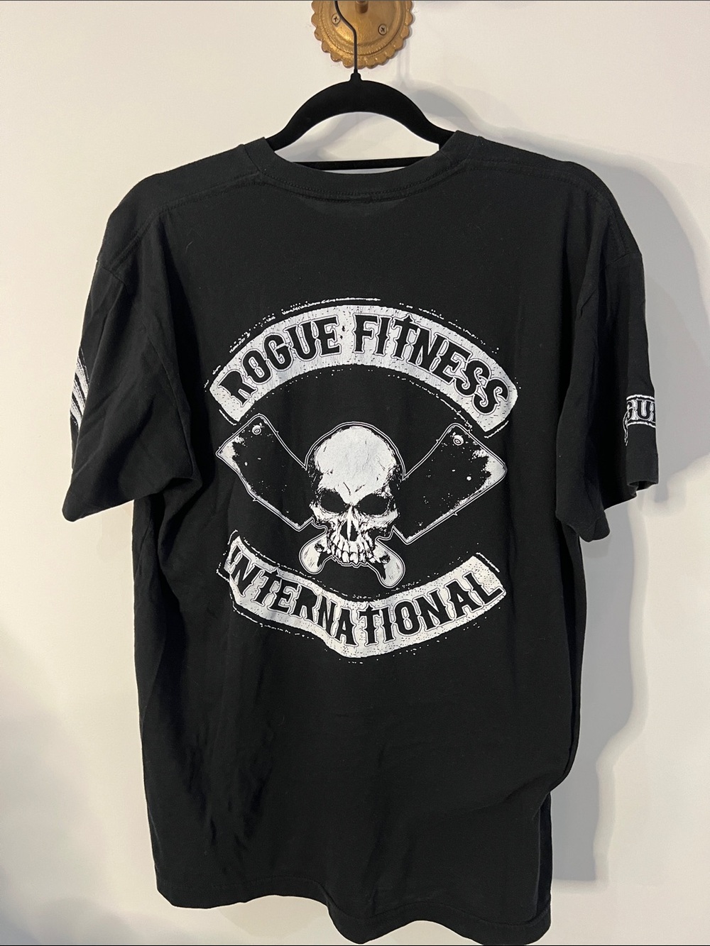 Rogue Fitness International Men’s Large Black Graphic Tee